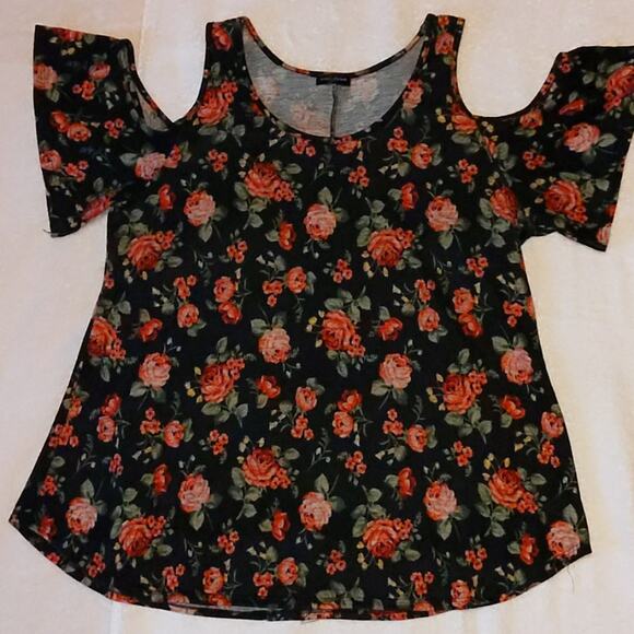 Urban Episode Black Pink Floral Roses Cold Shoulder Top 1X/2X - Picture 1 of 5